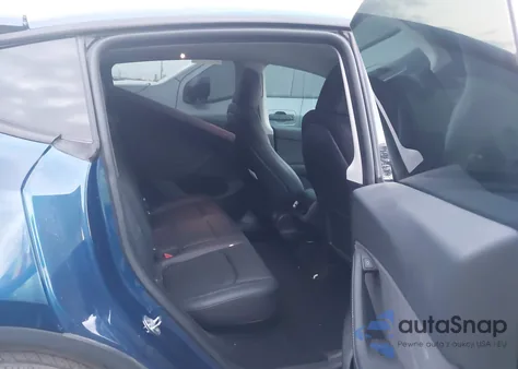 2025 Tesla Model Y Long Range Dual Motor All-Wheel Drive from USA, damaged, VIN 7SAYGDEE0SF261680